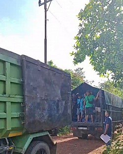 SEWA TRUK KONTAINER FUSO SAMPIT