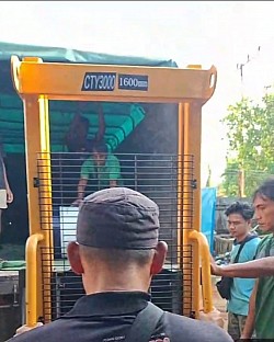 SEWA TRUK KONTAINER FUSO SAMPIT
