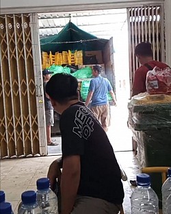 SEWA TRUK KONTAINER FUSO SAMPIT