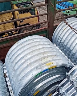 SEWA TRUK KONTAINER FUSO SAMPIT