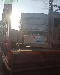 SEWA TRUK KONTAINER FUSO SAMPIT