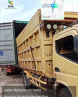 SEWA TRUK KONTAINER FUSO SAMPIT